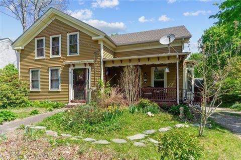48 Highview Avenue Hopkinton RI 02832