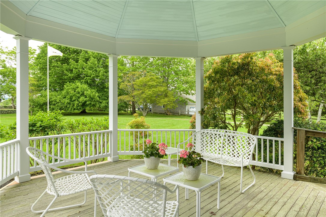 576 584C West Main Road