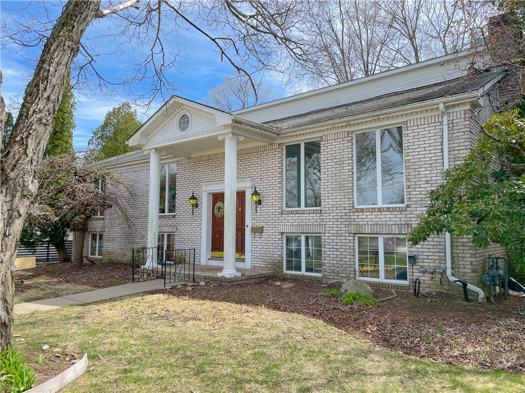 10 Green Valley Drive