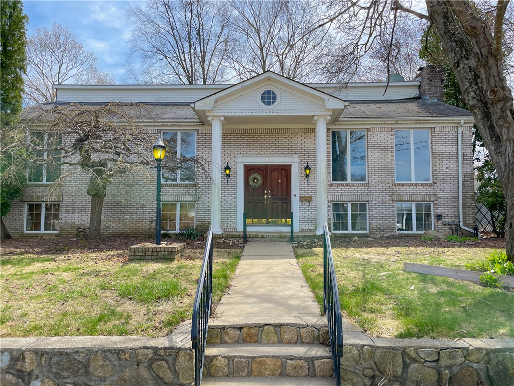 10 Green Valley Drive