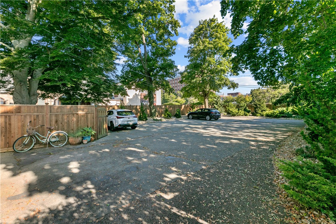 Newport, Rhode Island 02840, United States, 1 Bedroom Bedrooms, ,1 BathroomBathrooms,Residential,Active,176690