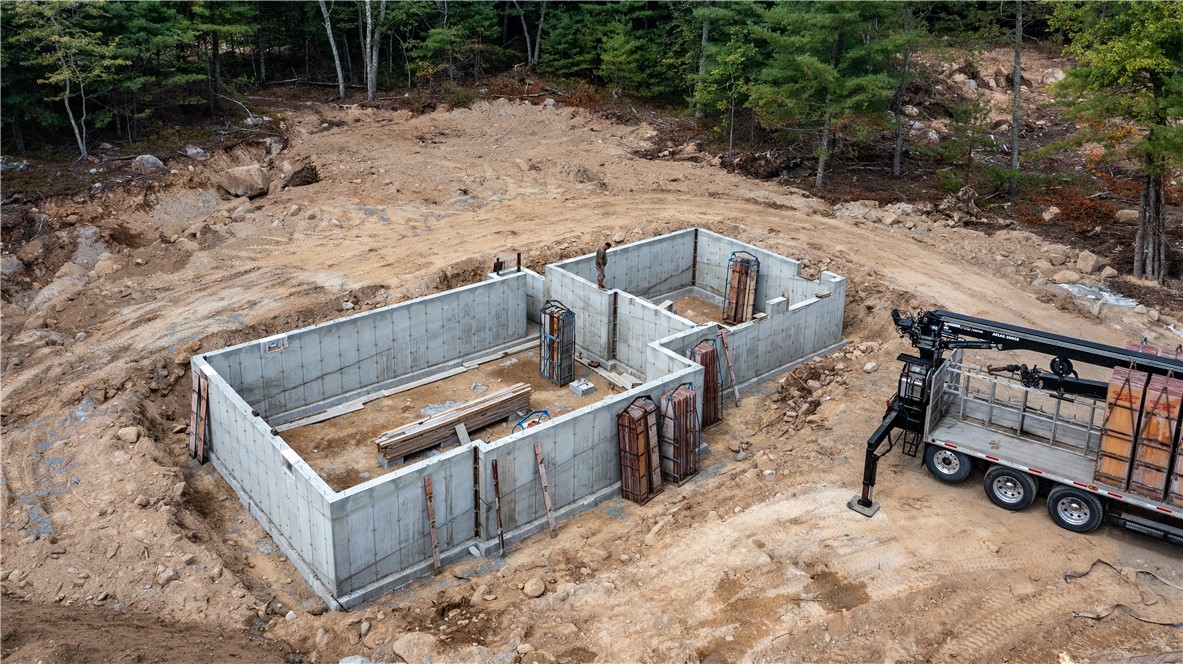 Coventry, Rhode Island 02816, United States, 4 Bedrooms Bedrooms, ,3 BathroomsBathrooms,Residential,Active,200934