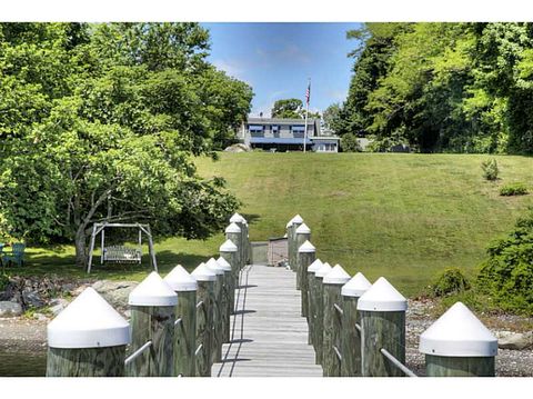 457 POPPASQUASH Road Bristol RI 02809