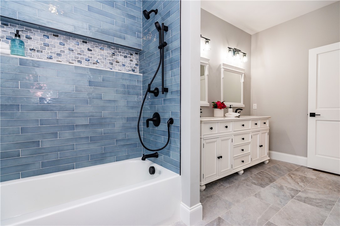 Charlestown, Rhode Island 02813, United States, 3 Bedrooms Bedrooms, ,3 BathroomsBathrooms,Residential,Pending,252248