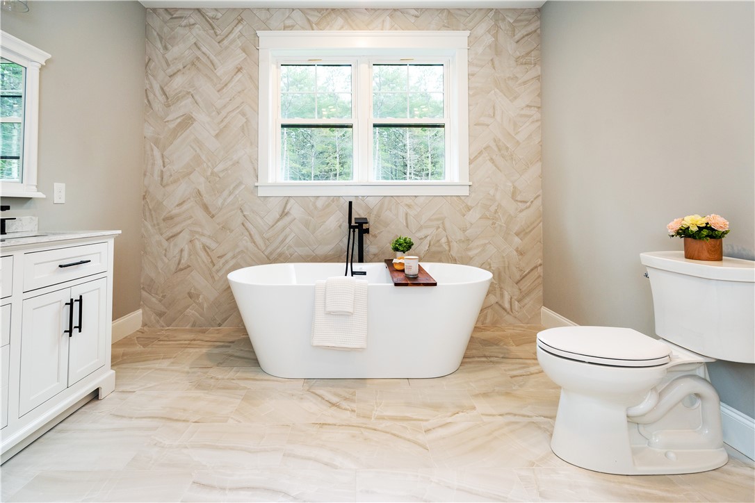 Charlestown, Rhode Island 02813, United States, 3 Bedrooms Bedrooms, ,3 BathroomsBathrooms,Residential,Pending,252248