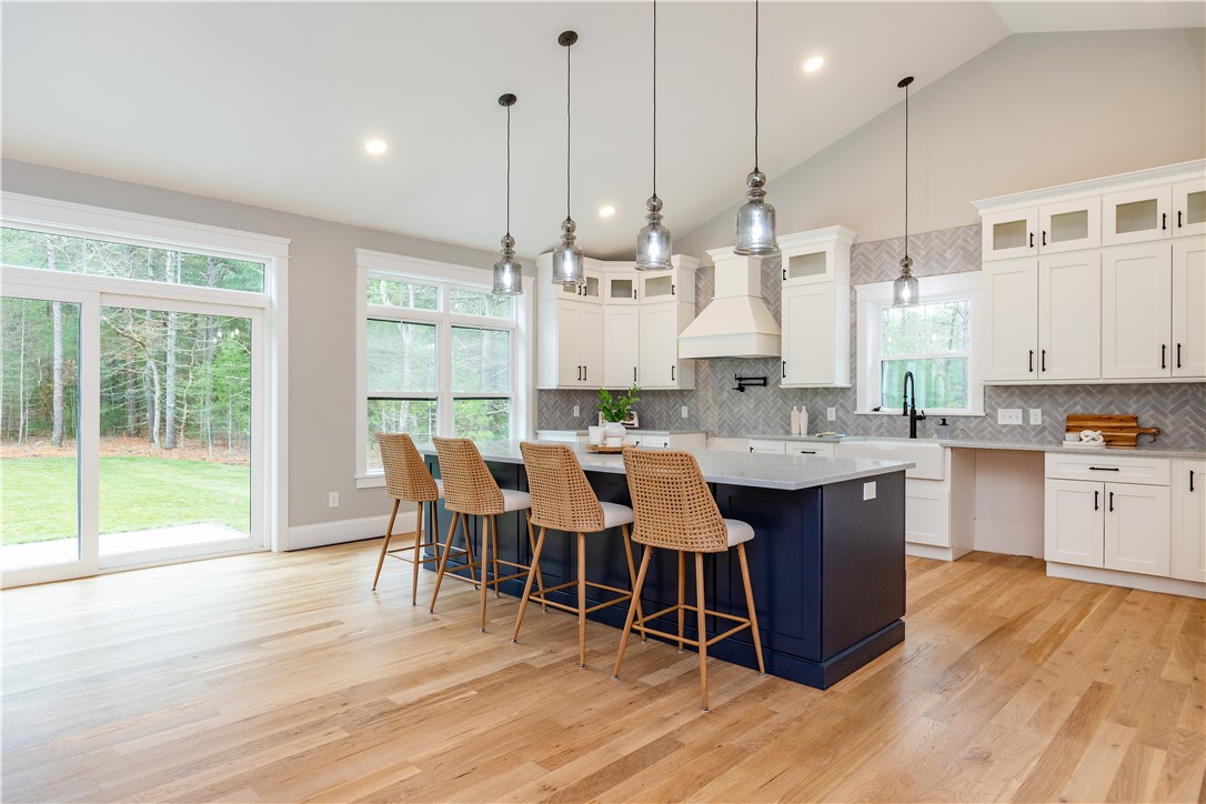 Charlestown, Rhode Island 02813, United States, 3 Bedrooms Bedrooms, ,3 BathroomsBathrooms,Residential,Pending,252248