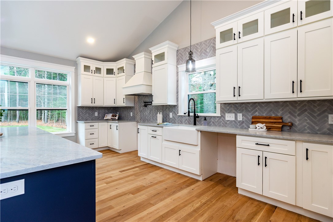 Charlestown, Rhode Island 02813, United States, 3 Bedrooms Bedrooms, ,3 BathroomsBathrooms,Residential,Pending,252248