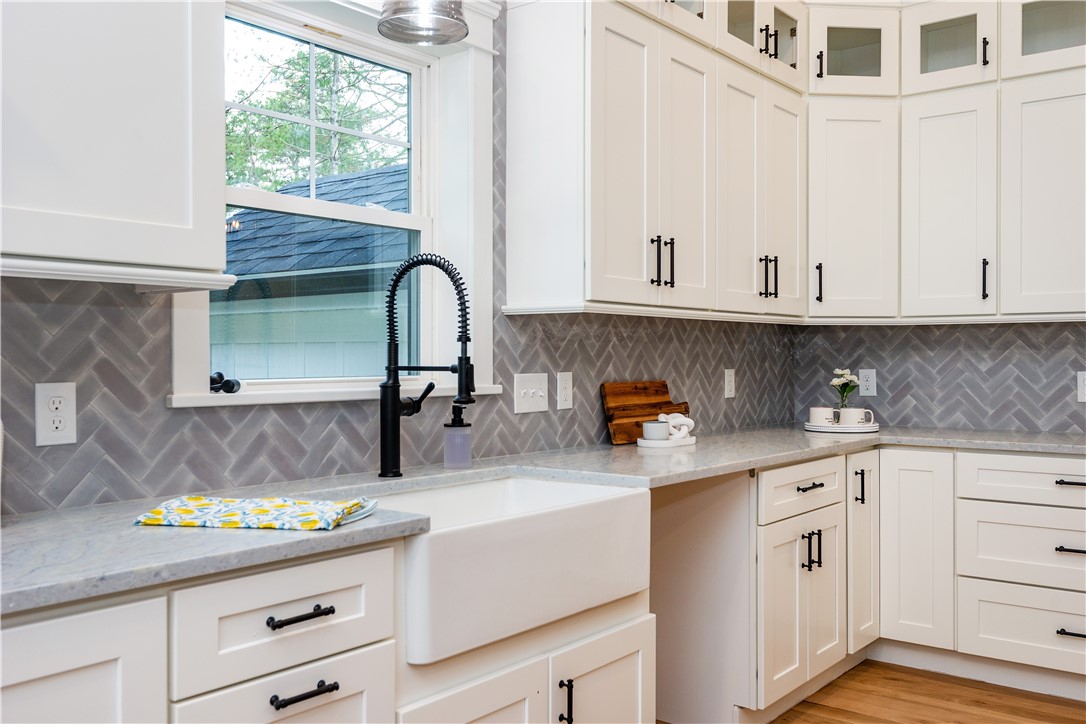 Charlestown, Rhode Island 02813, United States, 3 Bedrooms Bedrooms, ,3 BathroomsBathrooms,Residential,Pending,252248