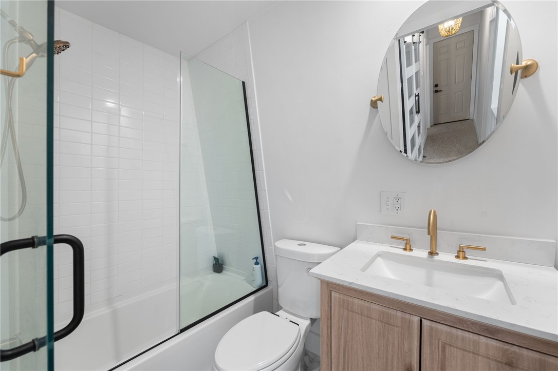 Lincoln, Rhode Island 02802, United States, 3 Bedrooms Bedrooms, ,2 BathroomsBathrooms,Residential,Active,200234