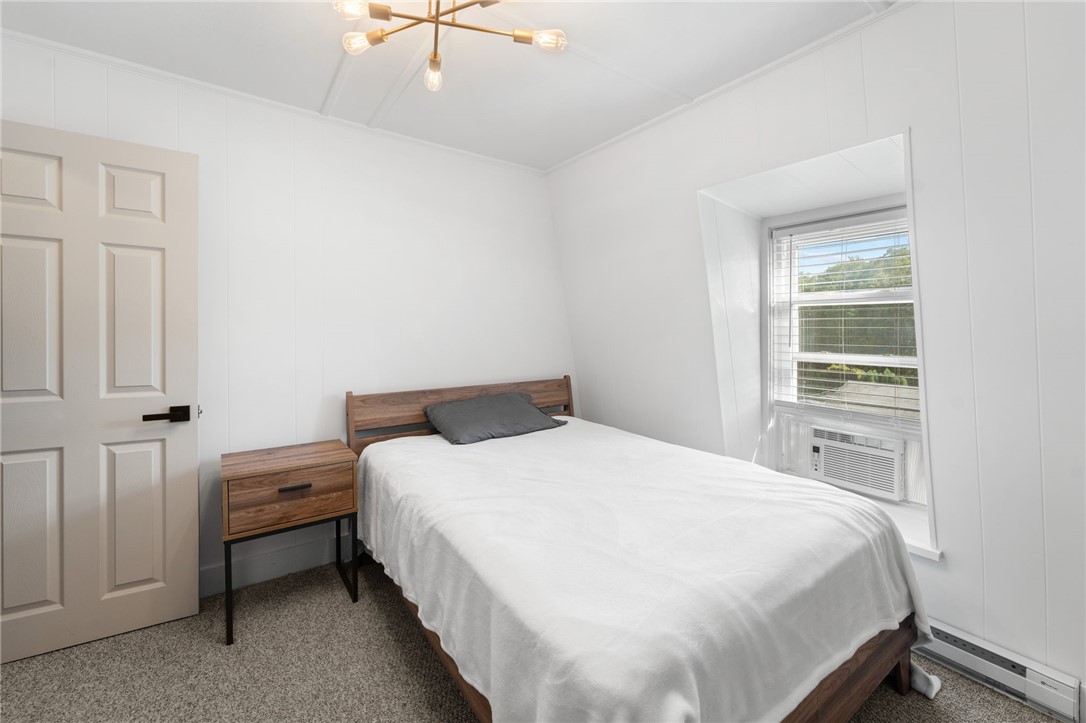 Lincoln, Rhode Island 02802, United States, 3 Bedrooms Bedrooms, ,2 BathroomsBathrooms,Residential,Active,200234