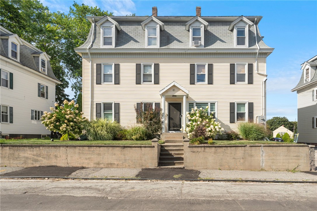 Lincoln, Rhode Island 02802, United States, 3 Bedrooms Bedrooms, ,2 BathroomsBathrooms,Residential,Active,200234