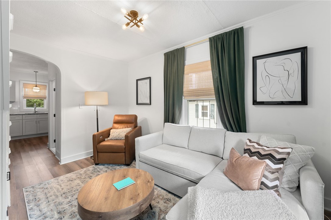 Lincoln, Rhode Island 02802, United States, 3 Bedrooms Bedrooms, ,2 BathroomsBathrooms,Residential,Active,200234