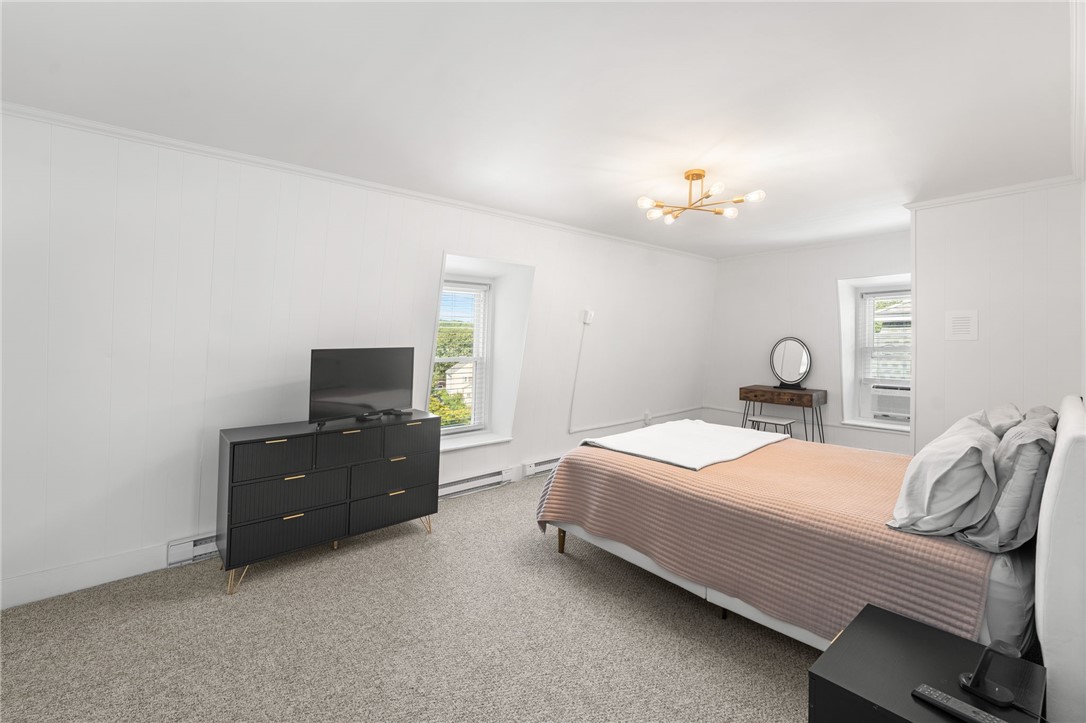 Lincoln, Rhode Island 02802, United States, 3 Bedrooms Bedrooms, ,2 BathroomsBathrooms,Residential,Active,200234