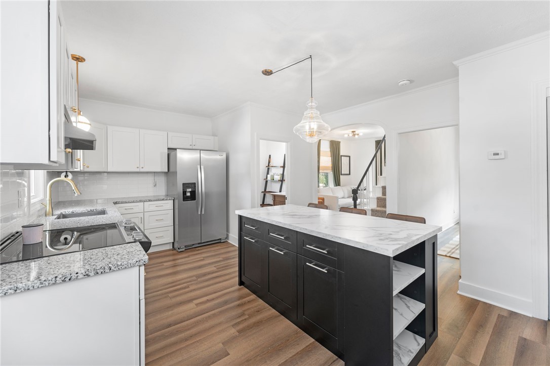 Lincoln, Rhode Island 02802, United States, 3 Bedrooms Bedrooms, ,2 BathroomsBathrooms,Residential,Active,200234