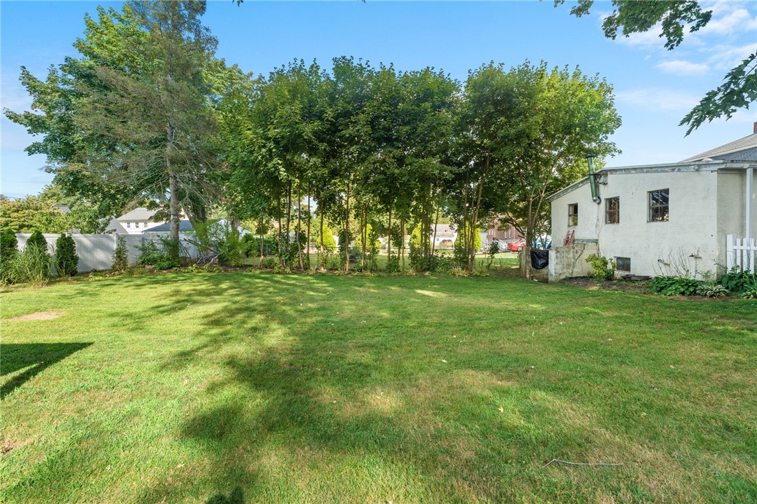 Lincoln, Rhode Island 02802, United States, 3 Bedrooms Bedrooms, ,2 BathroomsBathrooms,Residential,Active,200234