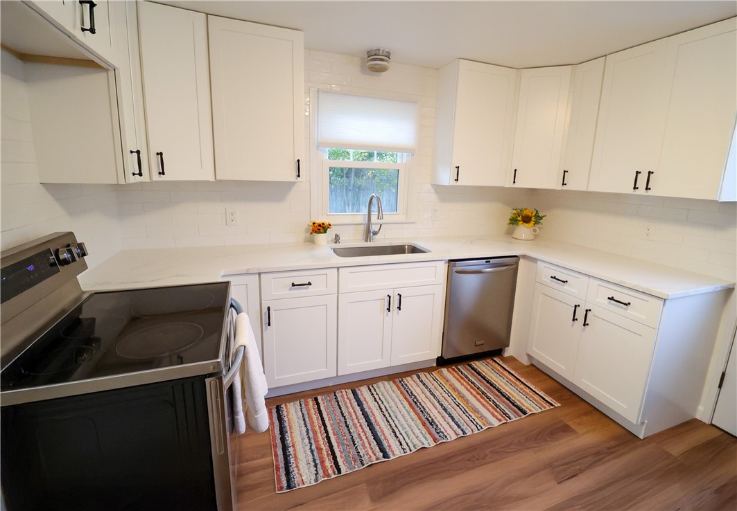 18 Meadowcrest Drive