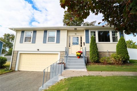 18 Meadowcrest Drive Cumberland RI 02864
