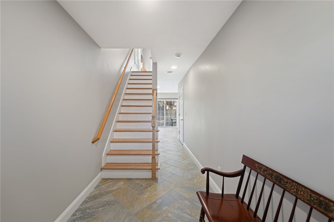 1 Old County Village Way E