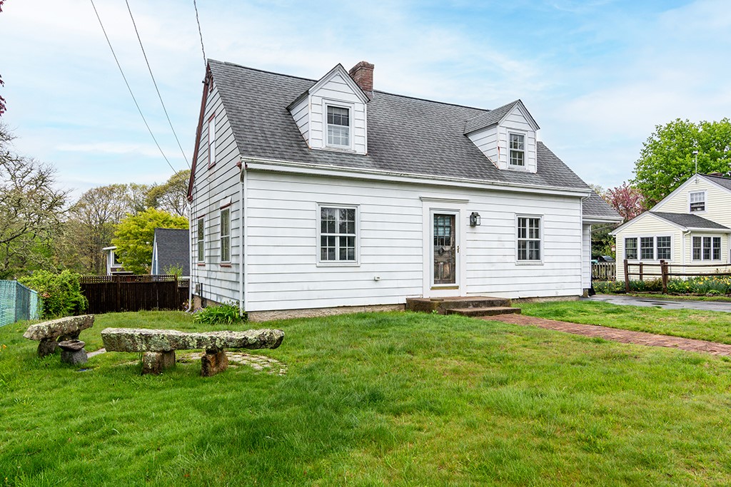 16 Sunset Avenue