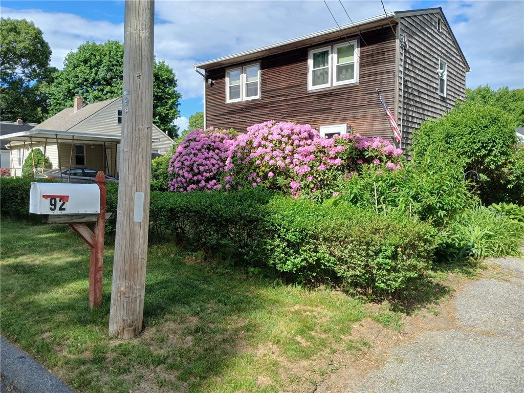 92 Hawksley Avenue