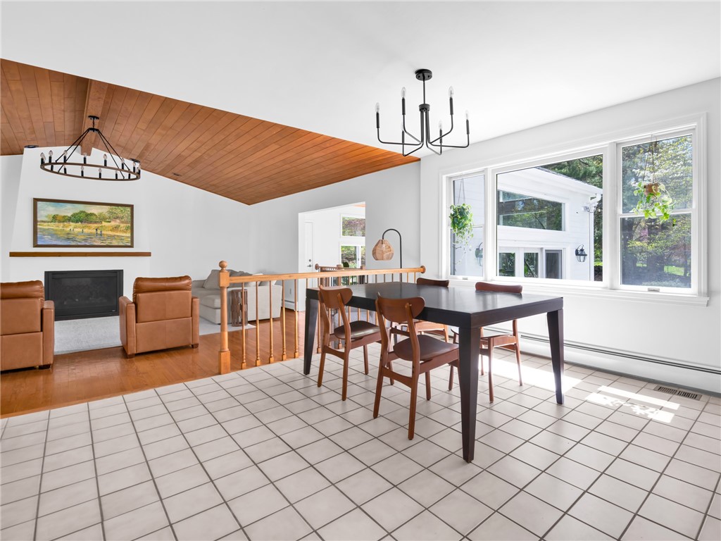Warwick, Rhode Island, 02886, United States, 4 Bedrooms Bedrooms, ,3 BathroomsBathrooms,Residential,Active,2044602