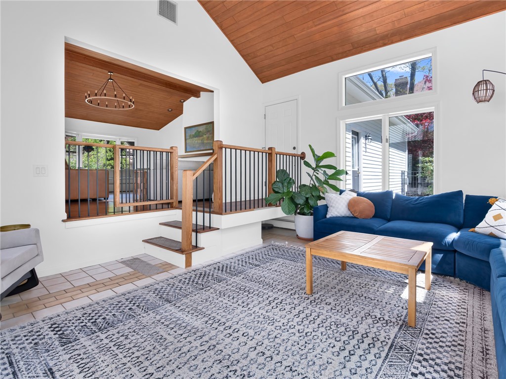Warwick, Rhode Island, 02886, United States, 4 Bedrooms Bedrooms, ,3 BathroomsBathrooms,Residential,Active,2044602