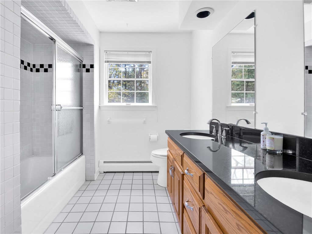 Warwick, Rhode Island, 02886, United States, 4 Bedrooms Bedrooms, ,3 BathroomsBathrooms,Residential,Active,2044602