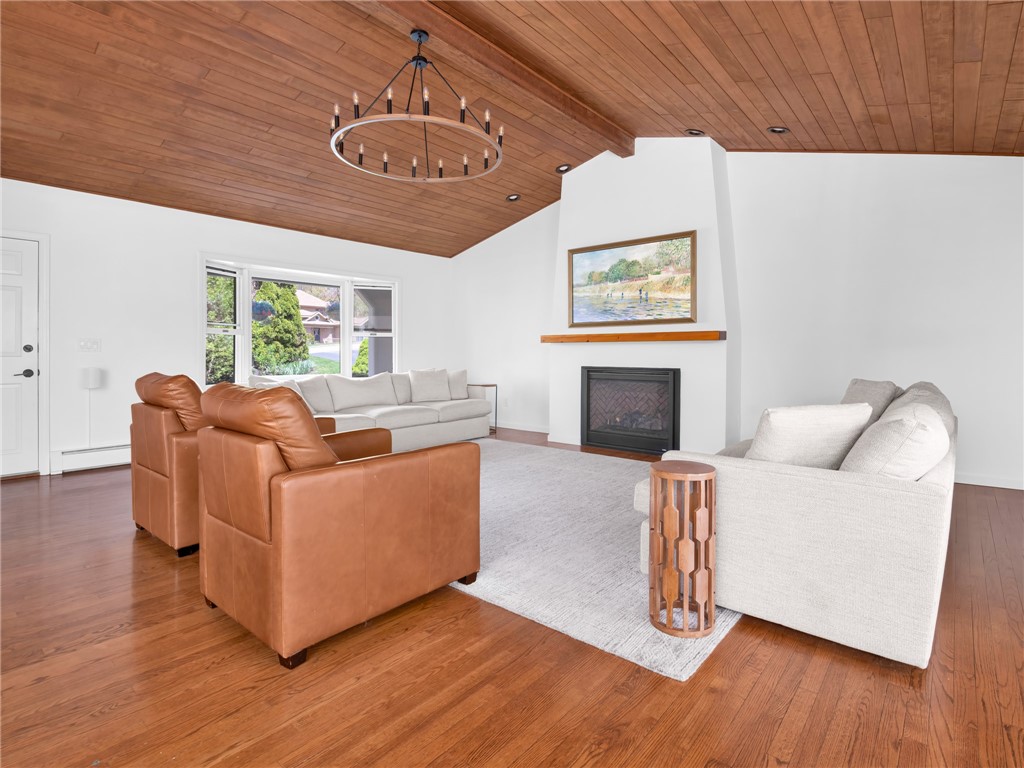 Warwick, Rhode Island, 02886, United States, 4 Bedrooms Bedrooms, ,3 BathroomsBathrooms,Residential,Active,2044602
