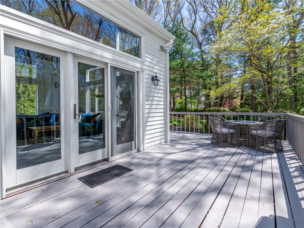 Warwick, Rhode Island, 02886, United States, 4 Bedrooms Bedrooms, ,3 BathroomsBathrooms,Residential,Active,2044602