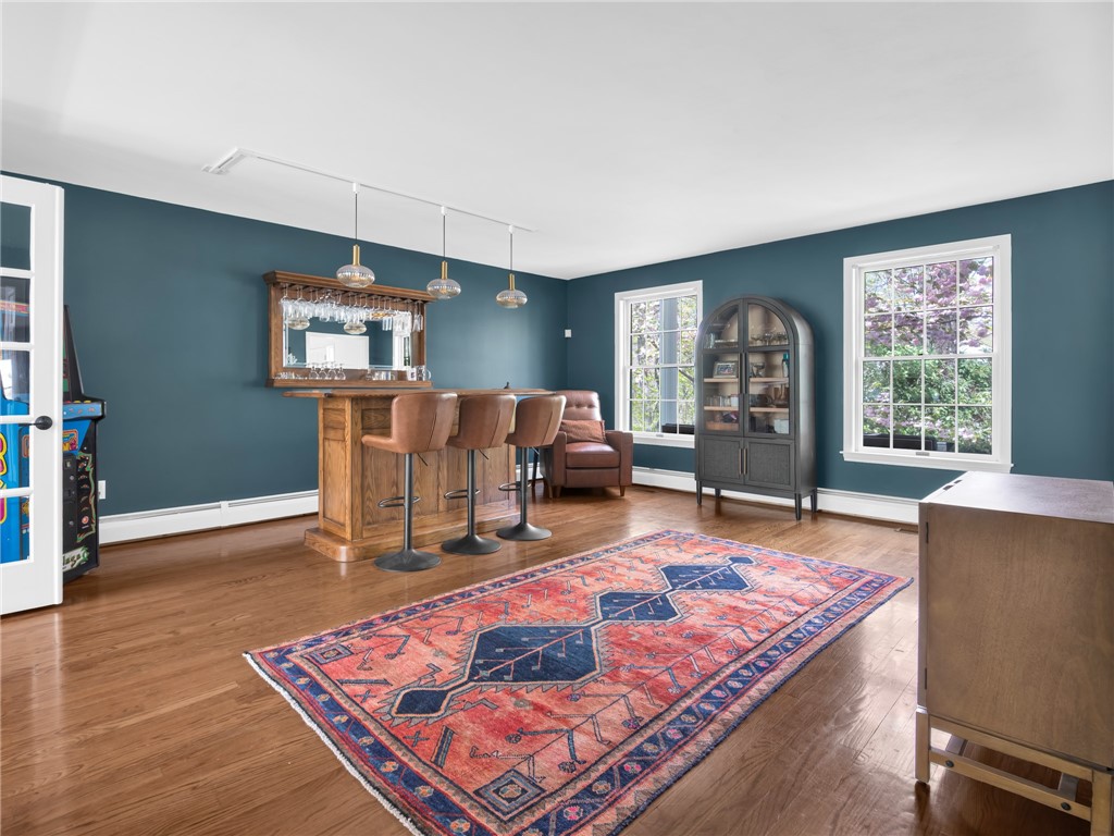 Warwick, Rhode Island, 02886, United States, 4 Bedrooms Bedrooms, ,3 BathroomsBathrooms,Residential,Active,2044602