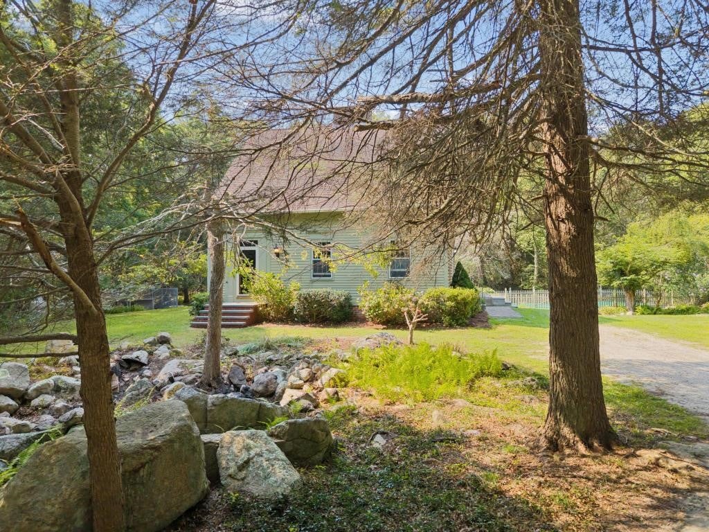 840 Lake Road
