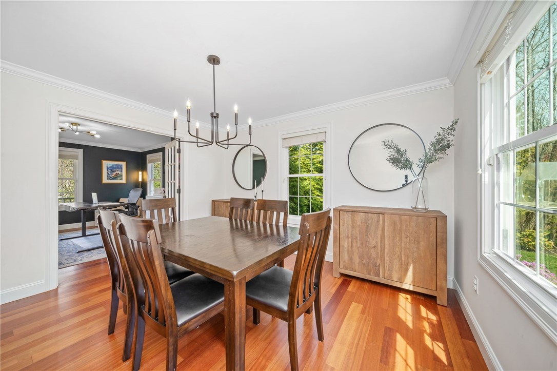 East Greenwich, Rhode Island 02818, United States, 3 Bedrooms Bedrooms, ,3 BathroomsBathrooms,Residential,Pending,122412