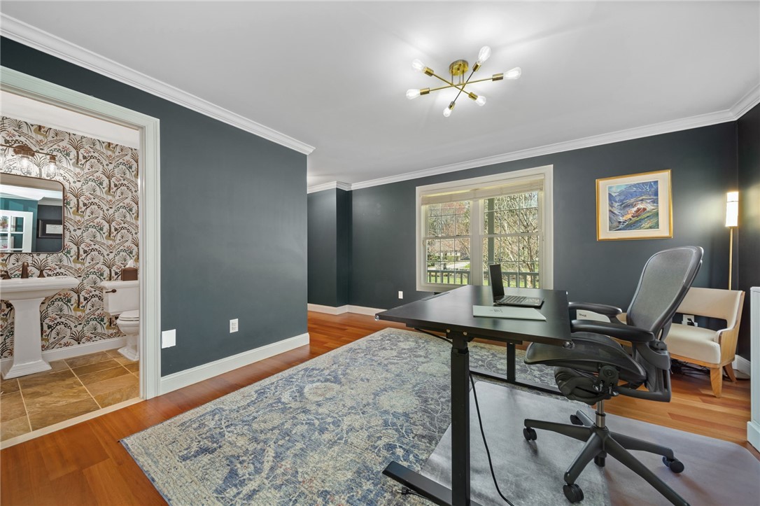 East Greenwich, Rhode Island 02818, United States, 3 Bedrooms Bedrooms, ,3 BathroomsBathrooms,Residential,Pending,122412