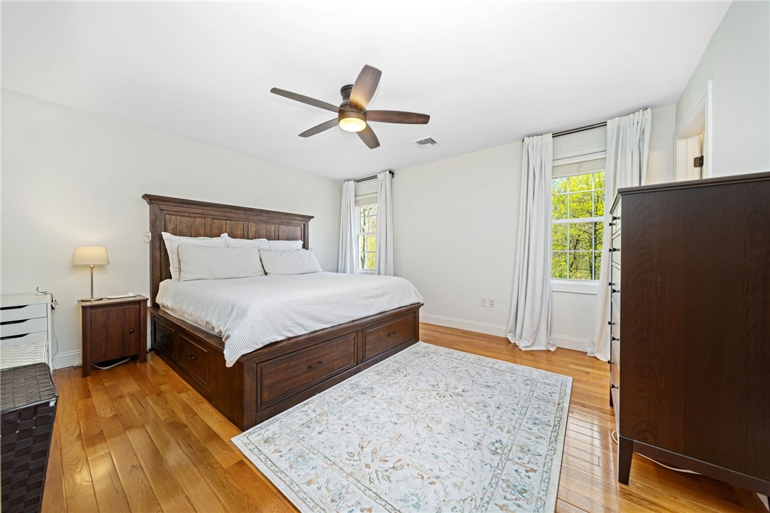 East Greenwich, Rhode Island 02818, United States, 3 Bedrooms Bedrooms, ,3 BathroomsBathrooms,Residential,Pending,122412