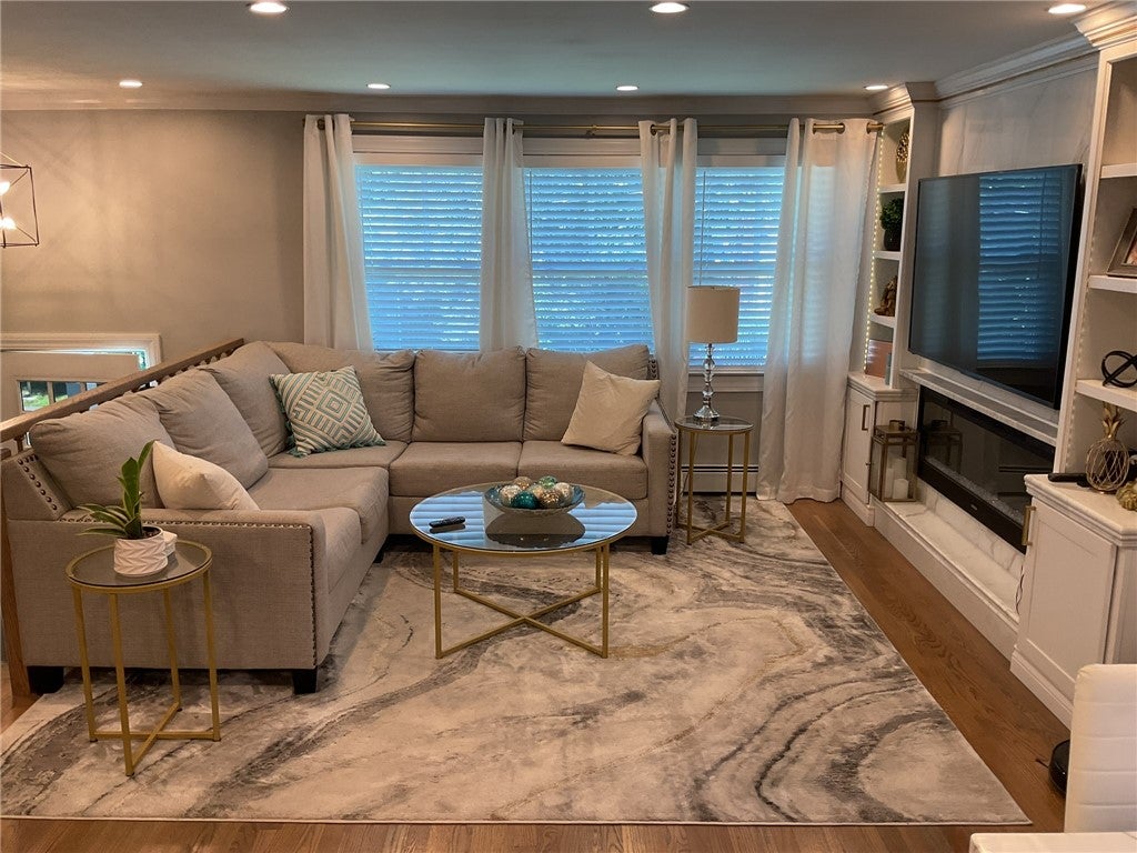 40 Bayberry Drive