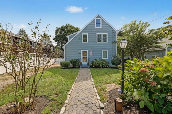 9 CUTTER ST, JAMESTOWN, RI 02835 - Image e83dae8a1eb77bc1f9c55d7aef19fa61/112753107