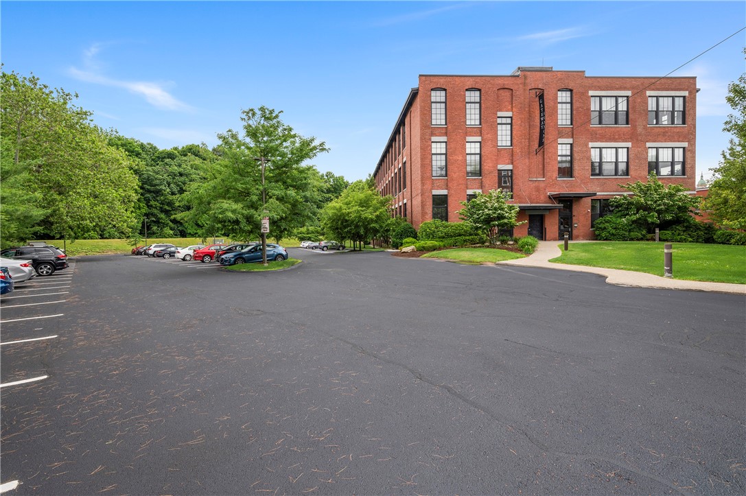 685 Social Street 115