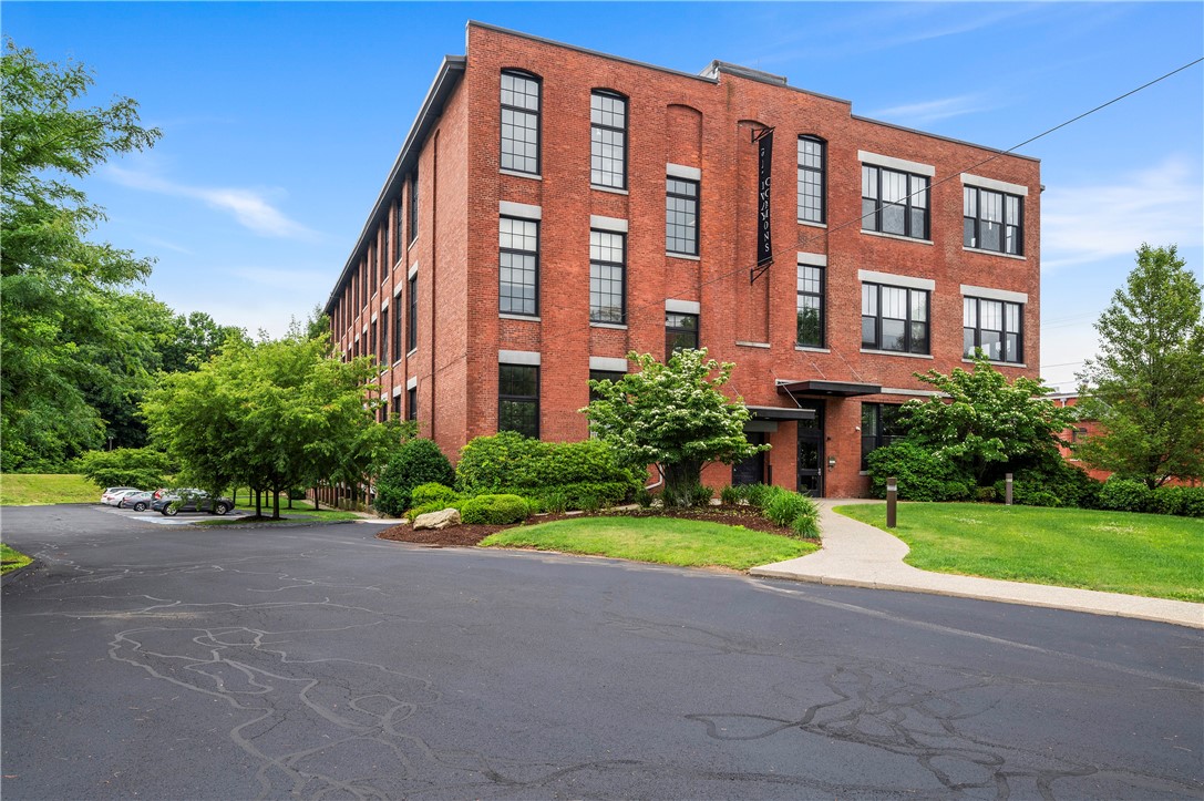 685 Social Street 115