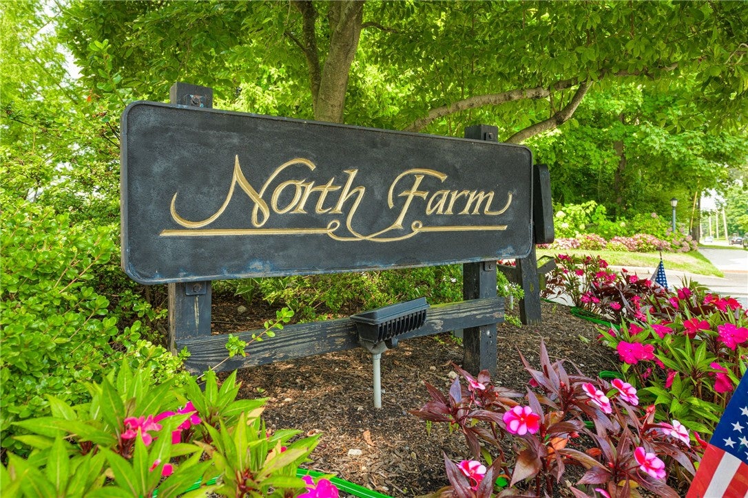325 North Lane