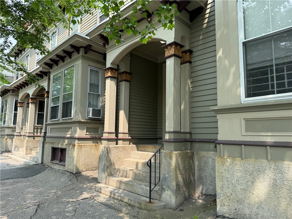 339 Thayer Street