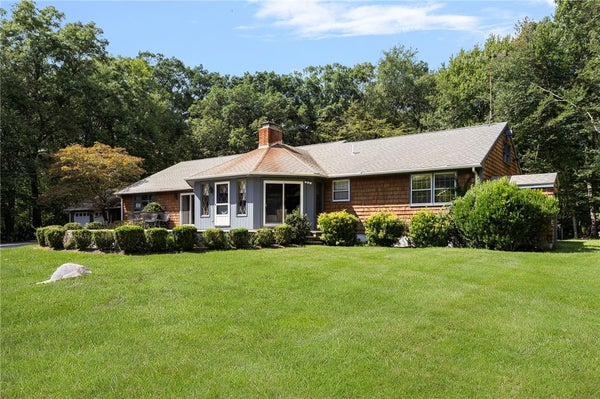1825 MIDDLE RD, EAST GREENWICH, RI 02818 - Image e8a371fec0e07ed89cea06e6c05272fd/173068544