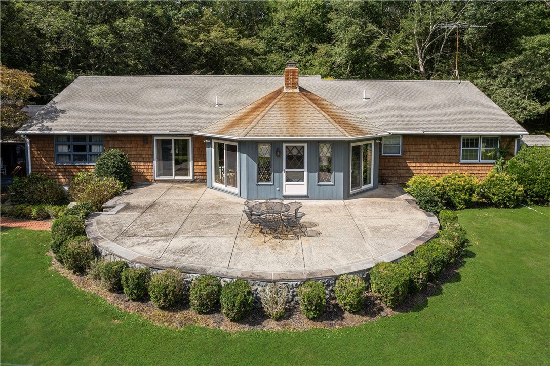 1825 Middle Road
