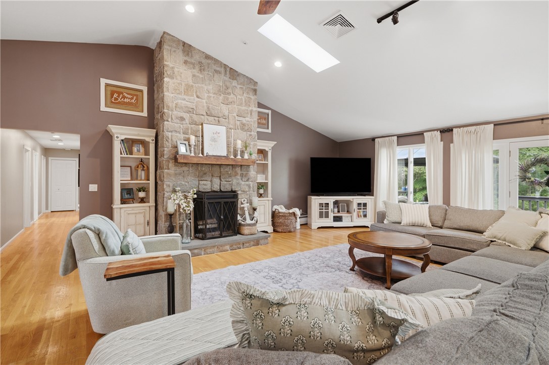 162 Absalona Hill Road