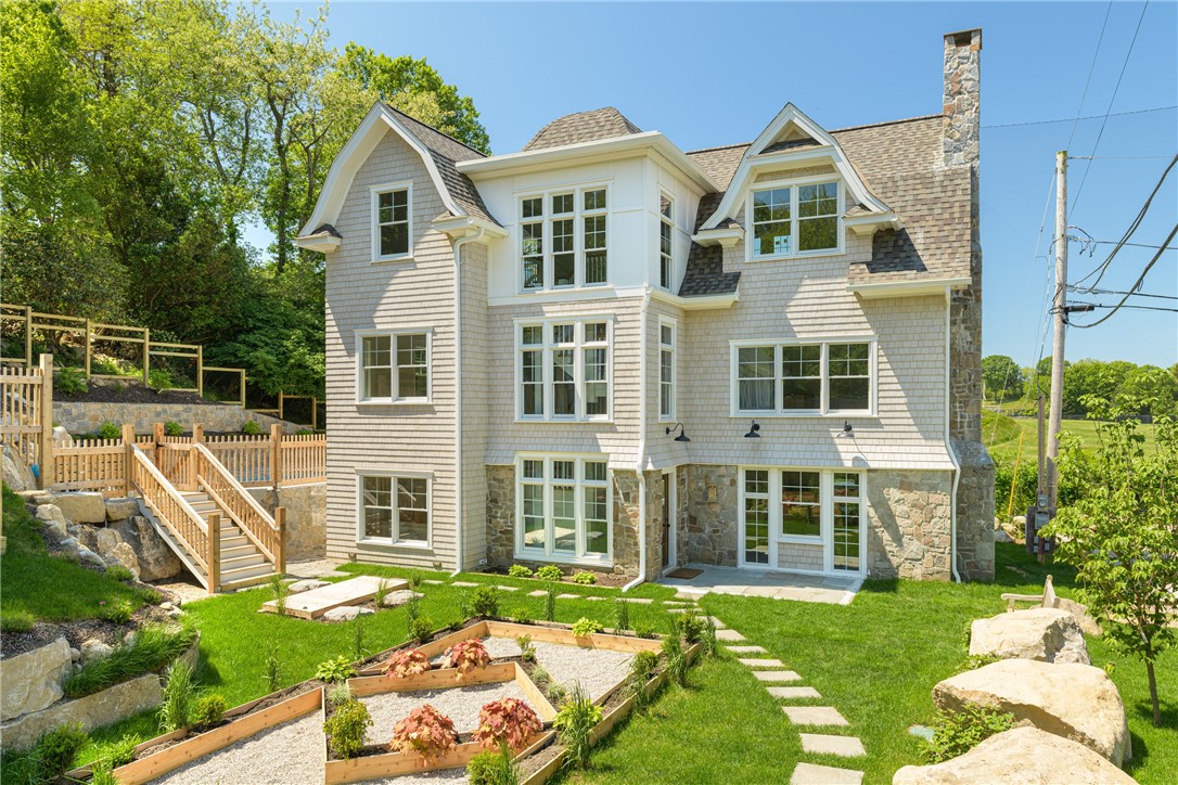 17 East Hills Road 19