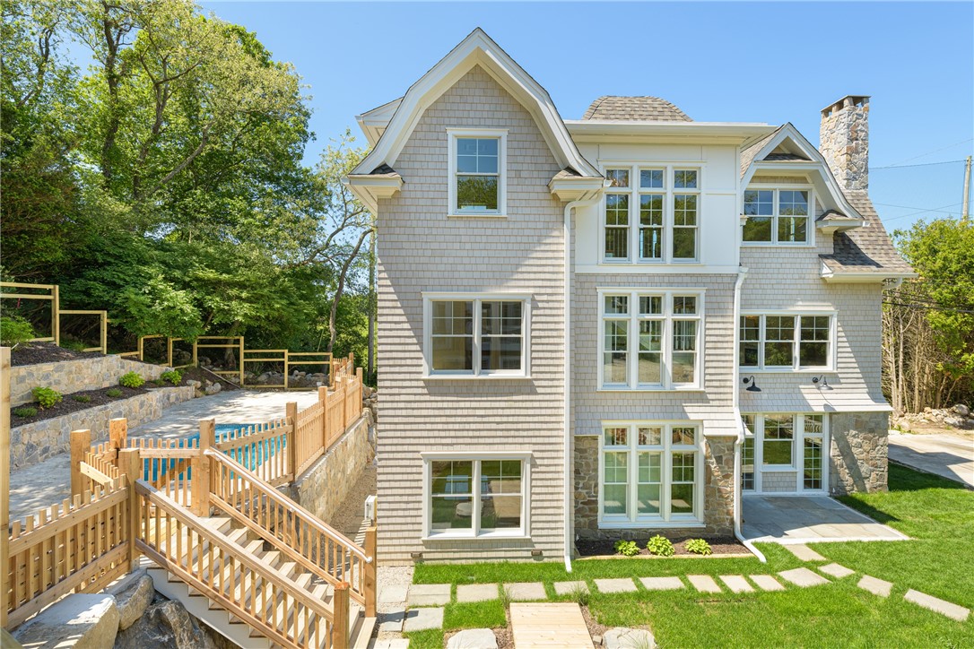 17 East Hills Road 19