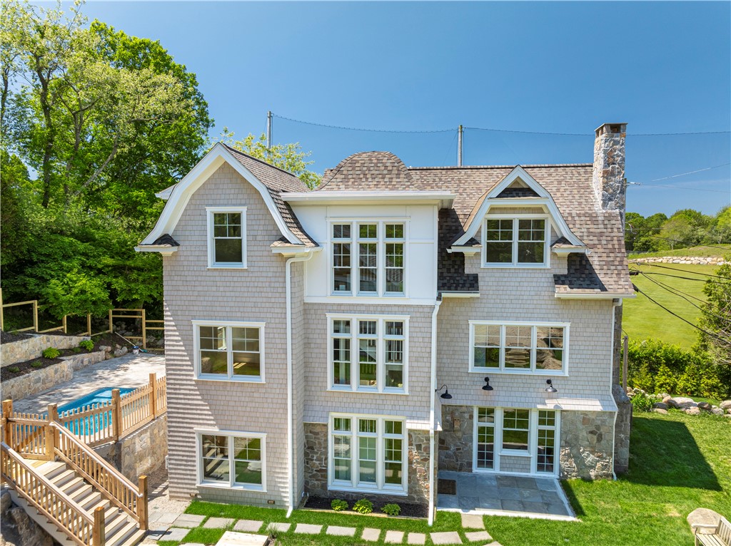 17 East Hills Road 19