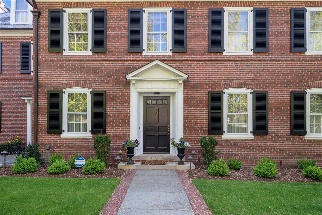 125 Grotto Avenue