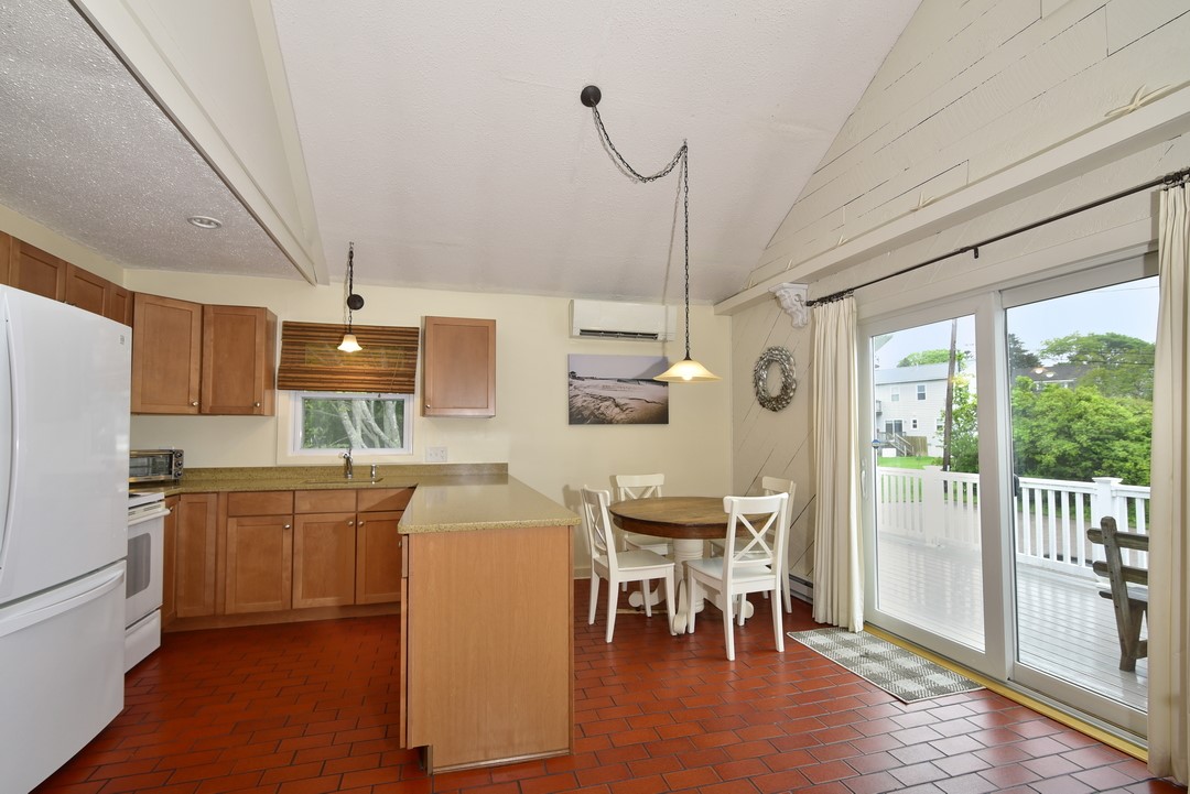 24 Redwood Drive