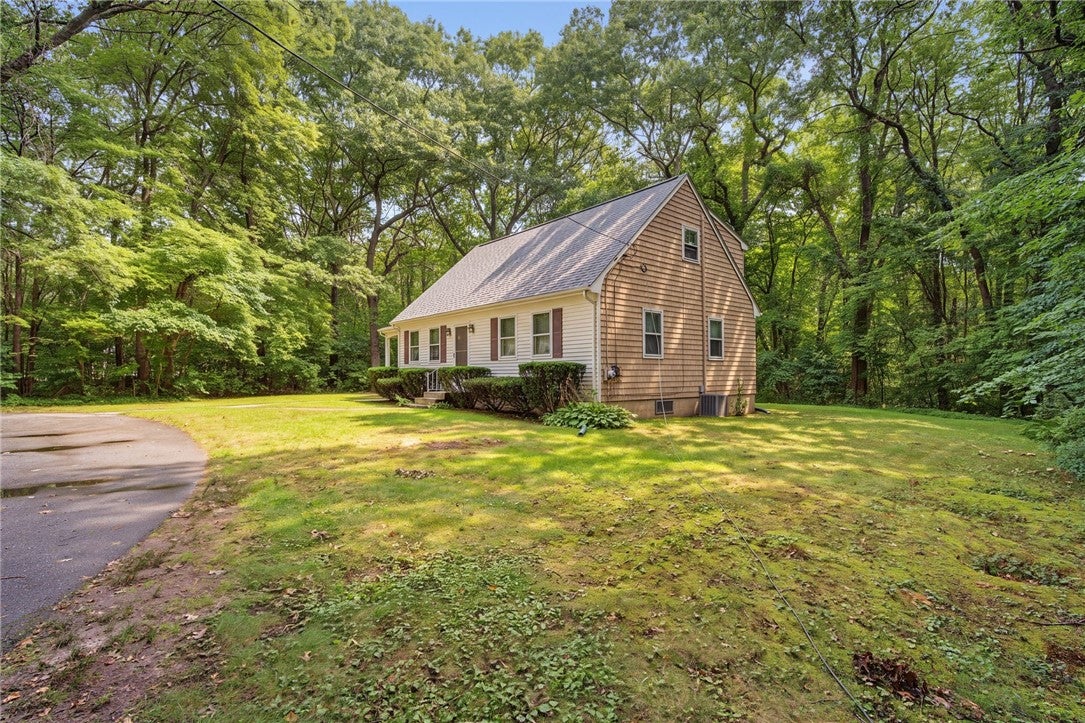 27 Peck Hill Road