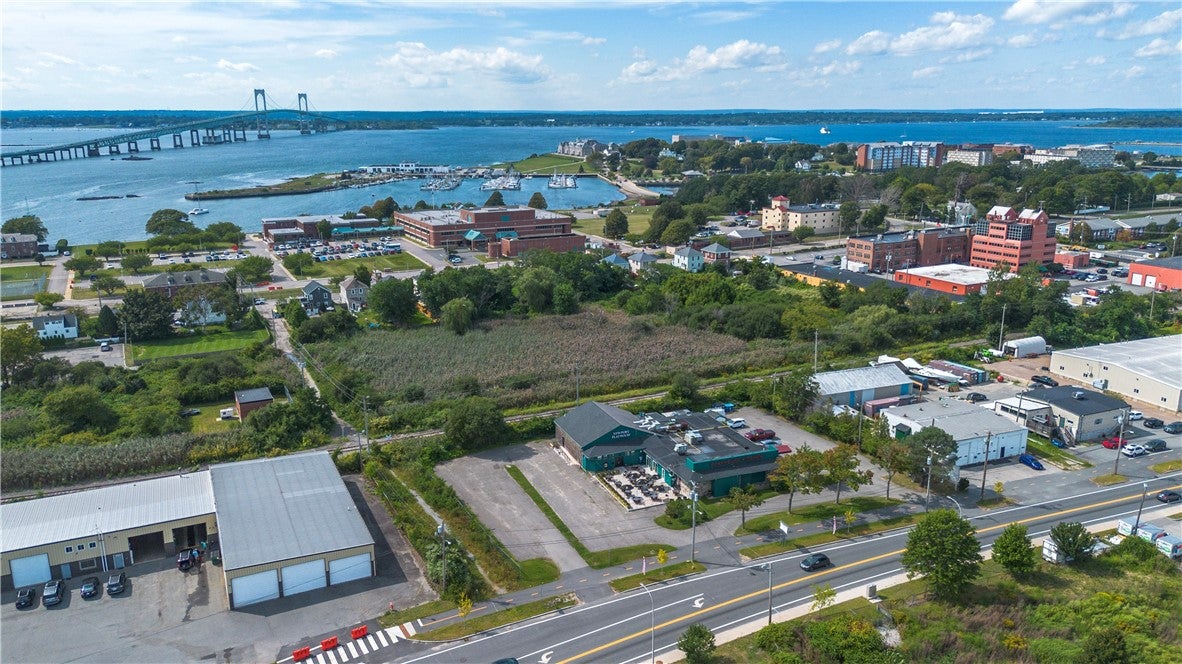 102 Connell Highway